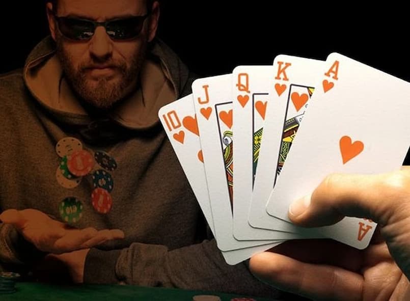 Những sai lầm hay mắc phải ở Bluff trong Poker là gì?